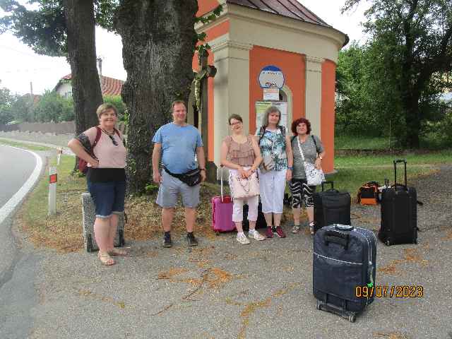 10. 7. autobusová zastávka Rovné-Divišov